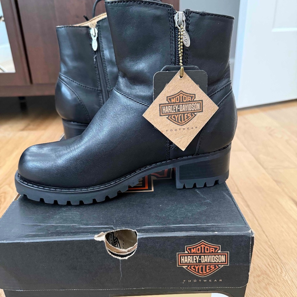 Boots - Women - Harley Davidson - 7.5 with tags!